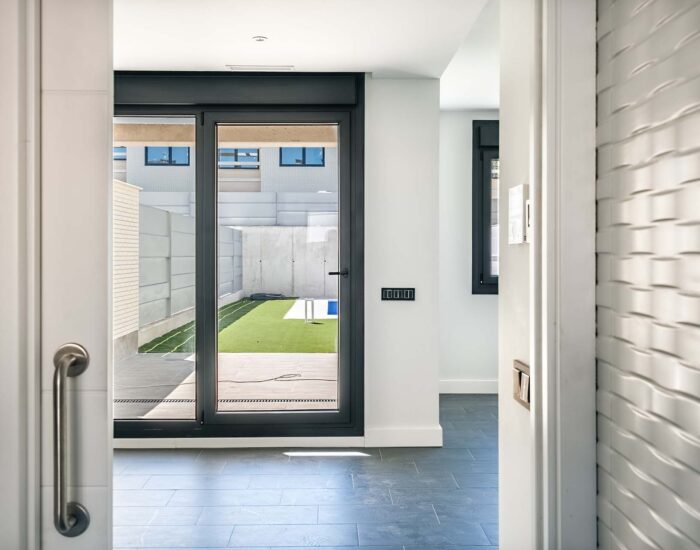 Κουφώματα αλουμινίου Mall Profil με σύγχρονο σχεδιασμό.