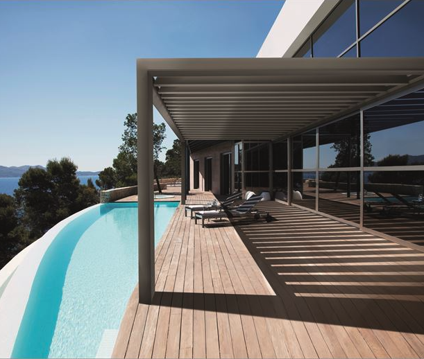 "Εγκατάσταση πέργκολας αλουμινίου σε βεράντα